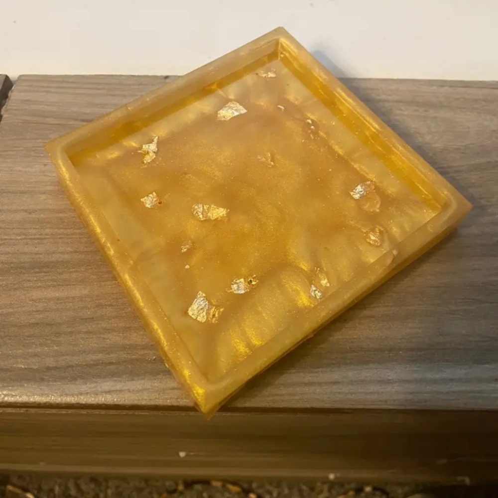 Gold resin coaster